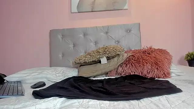 hannamartinn from StripChat is Freechat