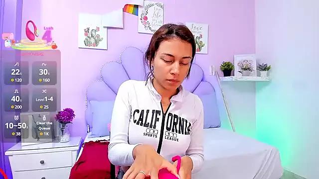 HannaPretthy from StripChat is Freechat