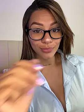 Hannawilliamss from StripChat is Freechat