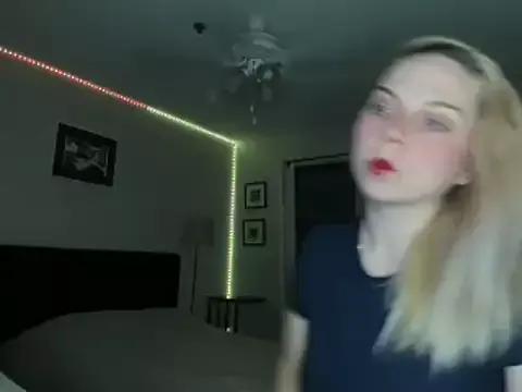 HappyIva from StripChat