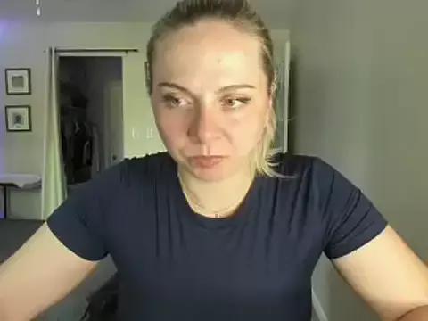 HappyIva from StripChat