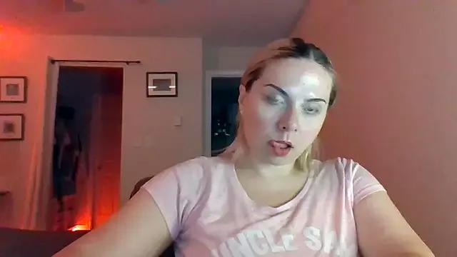 HappyIva from StripChat