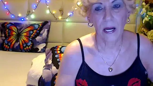 HappyWomanOn from StripChat