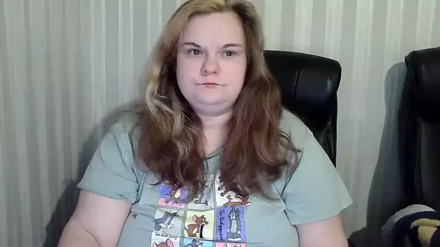 HarmonyKareraa from StripChat is Freechat