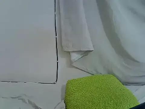 Harrisamor from StripChat