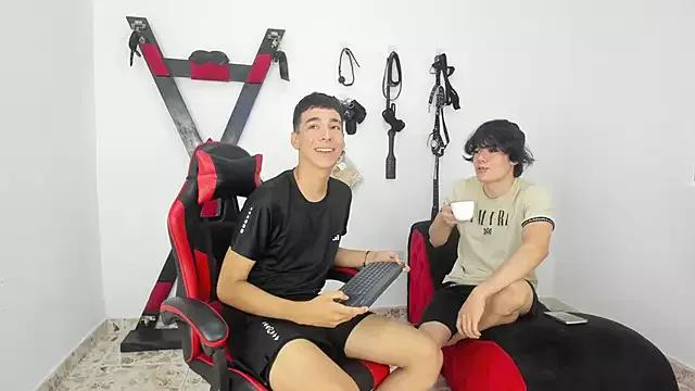 Harry_LatinBoy from StripChat is Freechat