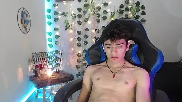 HarryClaude from StripChat