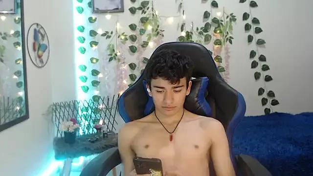 HarryClaude from StripChat