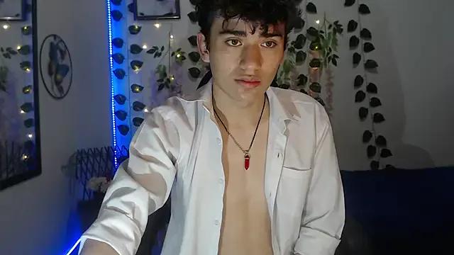 HarryClaude from StripChat