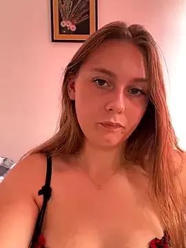 HeiligeJulia from StripChat is Freechat