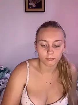 HeiligeJulia from StripChat is Freechat