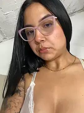HeillyStone from StripChat is Freechat