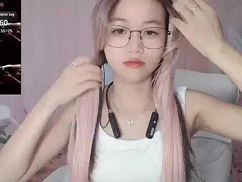 HeIlo-Honey from StripChat is Freechat