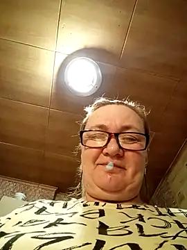 HelenaGlossX from StripChat