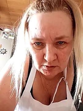 HelenaGlossX from StripChat