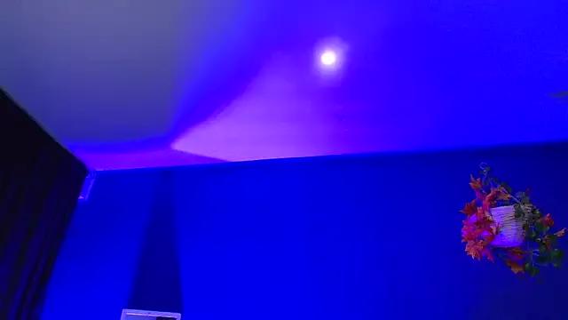 Hellen_dumont from StripChat is Freechat