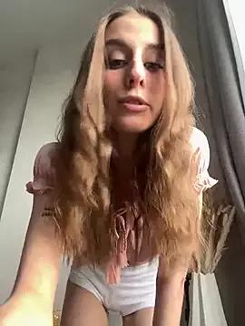 HellPeach from StripChat