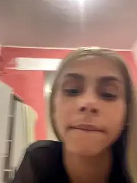 Photos of heloagreen_ from StripChat is Freechat