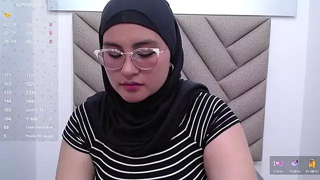Heluejamil webcams show profile image 