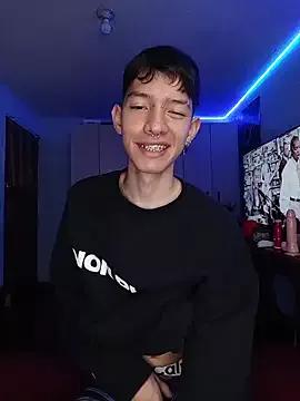 heyy_noah11 from StripChat is Freechat