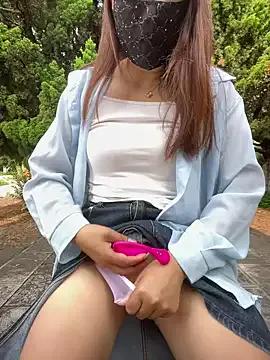 hhouq936 from StripChat