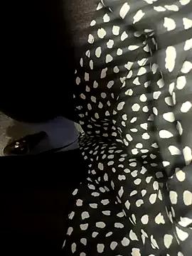 HiddenHoneyLDN from StripChat