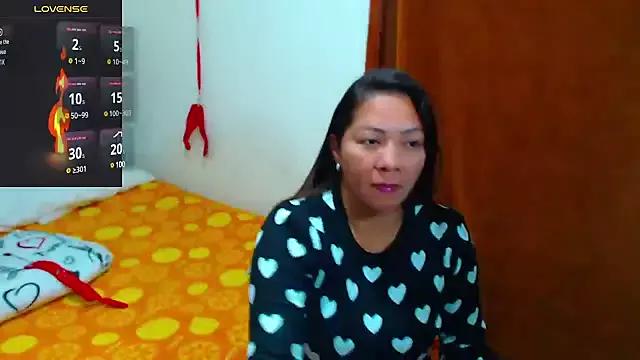 hiilarybrown from StripChat