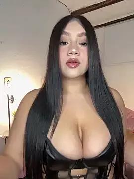 HilaryBlaze from StripChat is Freechat