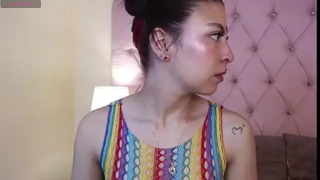 Hillary_Thomson from StripChat is Freechat