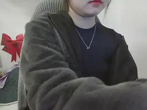 hilyti12 from StripChat is Freechat