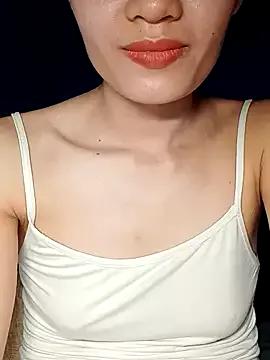 Hinna_x from StripChat