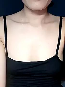 Hinna_x from StripChat is Freechat