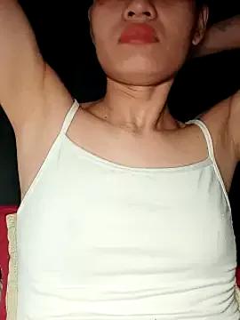Hinna_x from StripChat