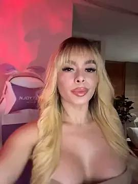 Holli_woul from StripChat