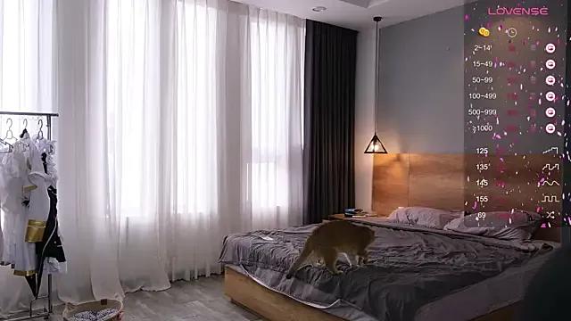 HolliWould_ from StripChat