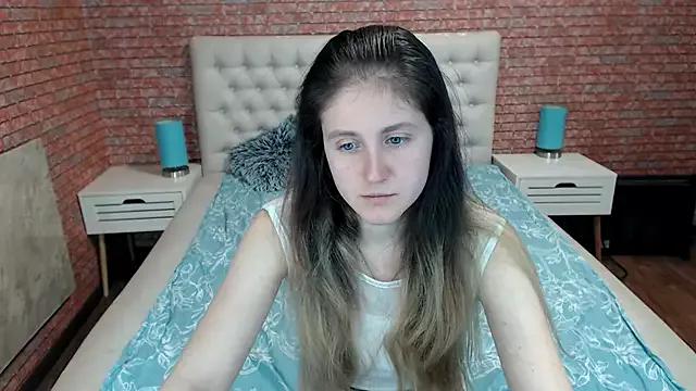 Holliy_Cooper from StripChat is Freechat