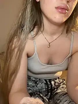 Holly-Glamour from StripChat
