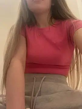 Holly-Glamour from StripChat
