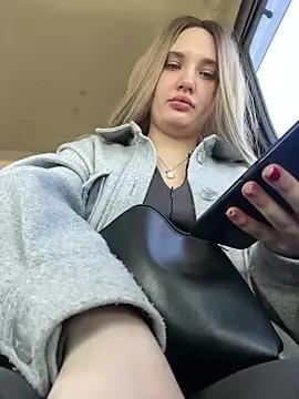 Holly_Molii from StripChat