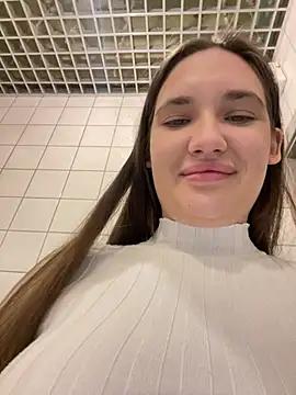 Holly_Molii from StripChat