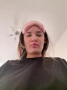 Holly_Molii from StripChat