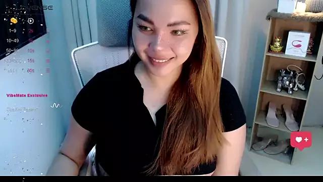 HolLyFaaCKer from StripChat