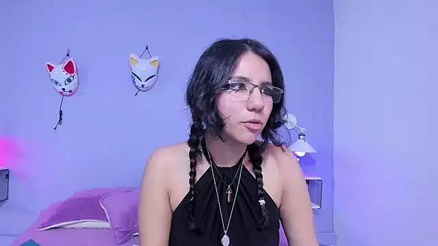 HollyPeach from StripChat is Freechat