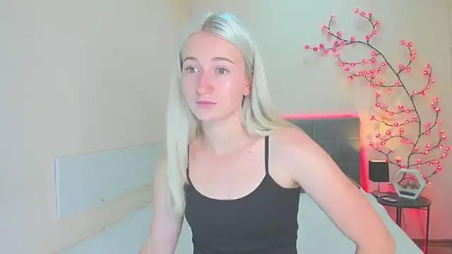 HollyTailors from StripChat is Freechat