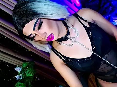 HOLLYWOOD_QUEEN_88 from StripChat