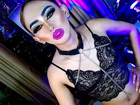 HOLLYWOOD_QUEEN_88 from StripChat