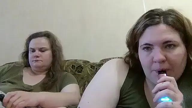 HollyXEva from StripChat