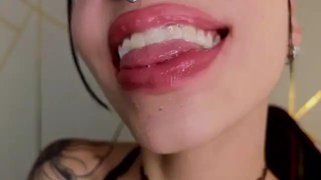 Hollyxx from StripChat