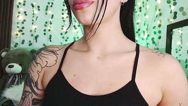 Hollyxx from StripChat