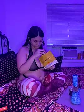 HoneiiStarr from StripChat is Freechat